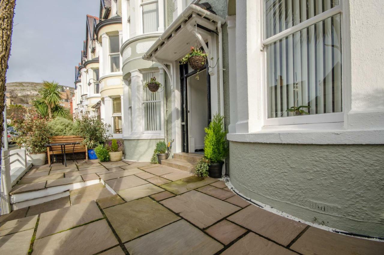 Welsh Cosy Apartments Llandudno Exterior photo
